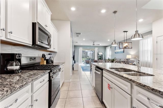 7240 OAKMOSS LOOP, Davenport, FL 33837