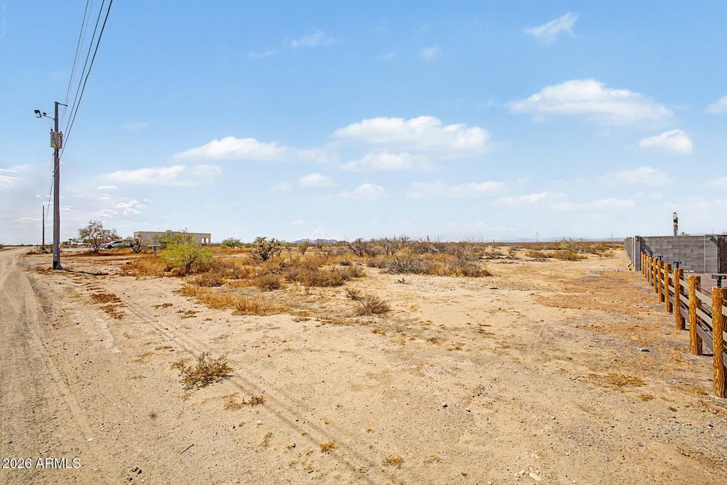 25100 W MONTGOMERY Road '-', Wittmann, AZ 85361 — exterior