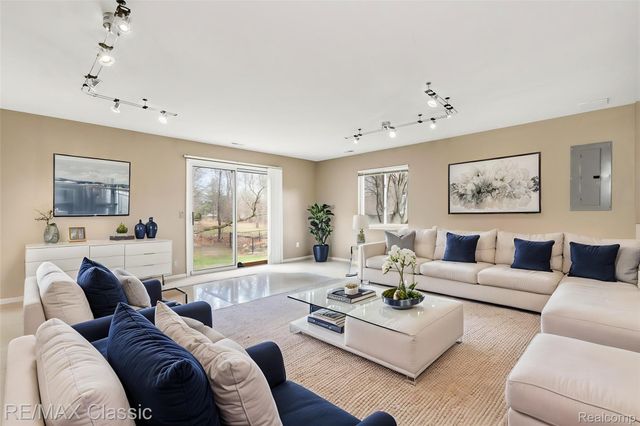 7165 Amanda Drive, Van Buren Charter Township, MI 48111