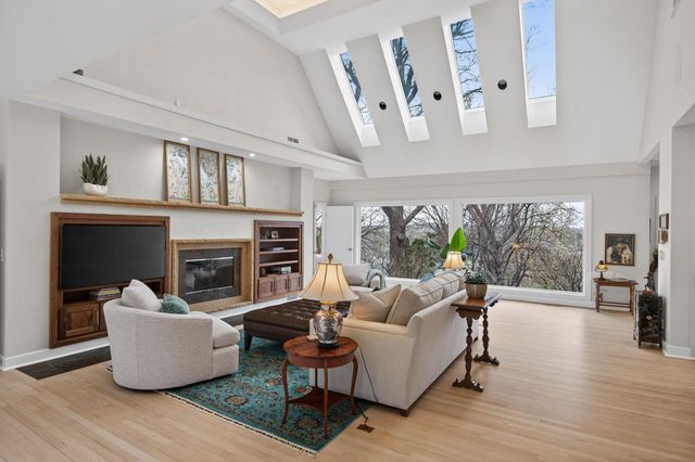 5010 Nob Hill Drive, Edina, MN 55439