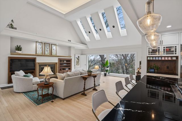 5010 Nob Hill Drive, Edina, MN 55439