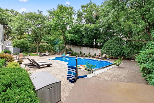 5010 Nob Hill Drive, Edina, MN 55439