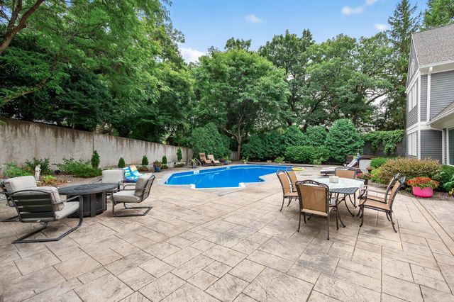 5010 Nob Hill Drive, Edina, MN 55439