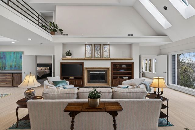 5010 Nob Hill Drive, Edina, MN 55439