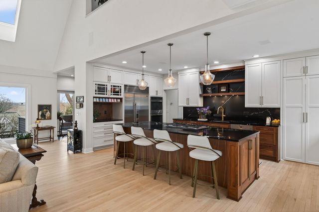 5010 Nob Hill Drive, Edina, MN 55439