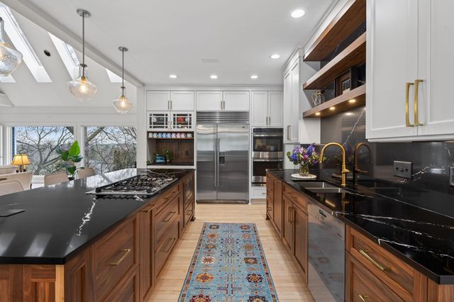 5010 Nob Hill Drive, Edina, MN 55439