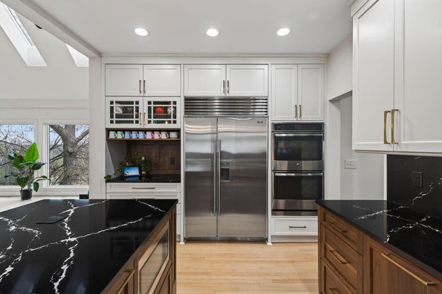 5010 Nob Hill Drive, Edina, MN 55439