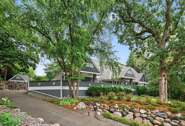5010 Nob Hill Drive, Edina, MN 55439
