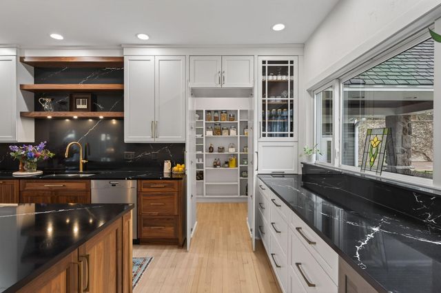 5010 Nob Hill Drive, Edina, MN 55439