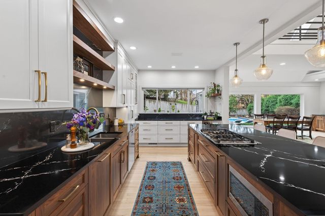 5010 Nob Hill Drive, Edina, MN 55439