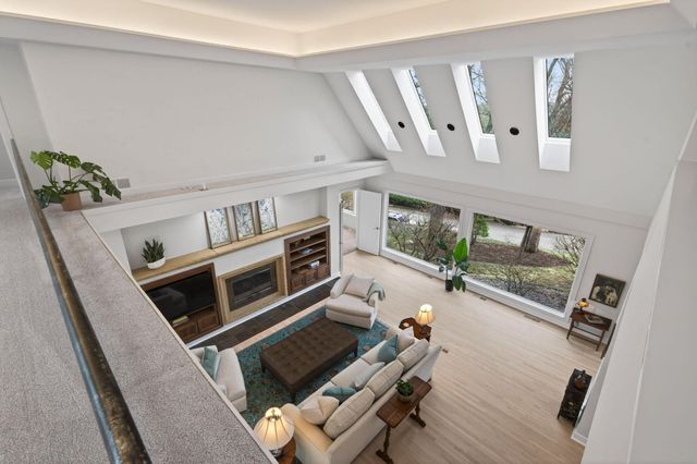 5010 Nob Hill Drive, Edina, MN 55439