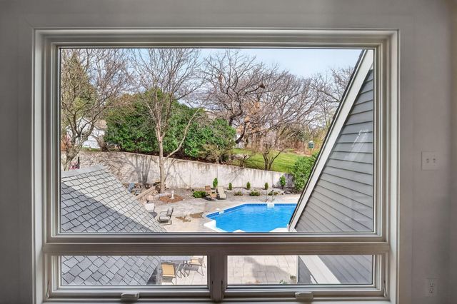 5010 Nob Hill Drive, Edina, MN 55439