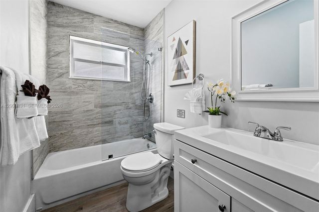 2005 NW 37th St, Oakland Park, FL 33309