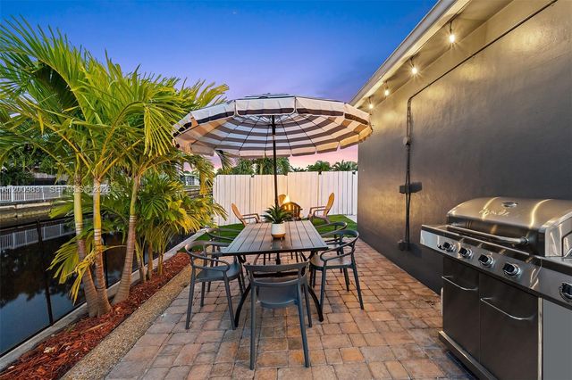 2005 NW 37th St, Oakland Park, FL 33309