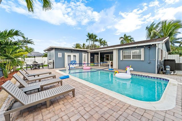 2005 NW 37th St, Oakland Park, FL 33309