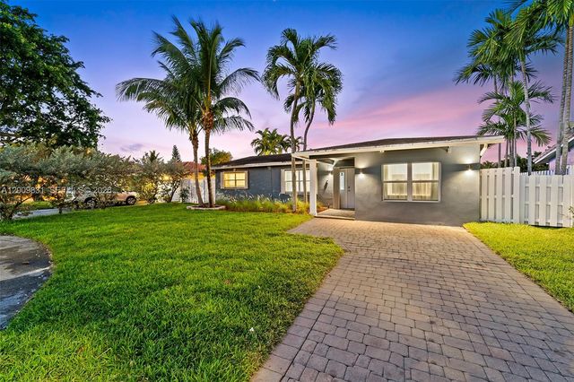 2005 NW 37th St, Oakland Park, FL 33309