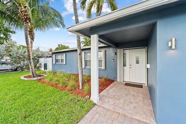 2005 NW 37th St, Oakland Park, FL 33309