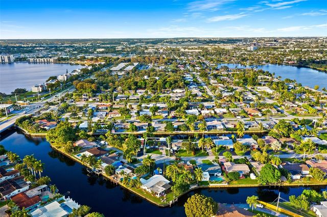 2005 NW 37th St, Oakland Park, FL 33309