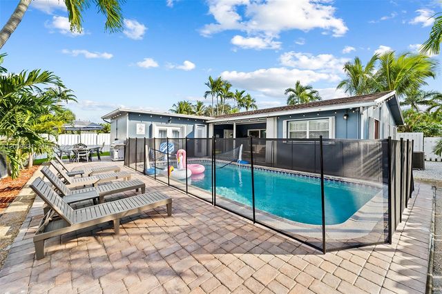 2005 NW 37th St, Oakland Park, FL 33309