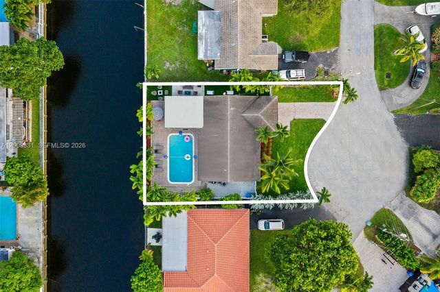 2005 NW 37th St, Oakland Park, FL 33309