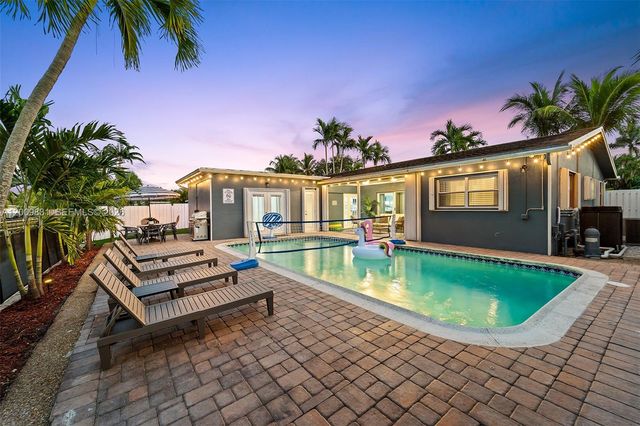 2005 NW 37th St, Oakland Park, FL 33309