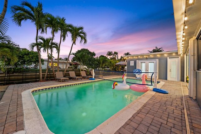 2005 NW 37th St, Oakland Park, FL 33309
