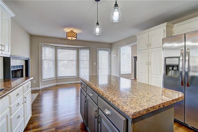 4212 SW Leeward Drive, Lee's Summit, MO 64082