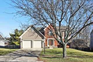 1352 River Trail Drive, Grove City, OH 43123