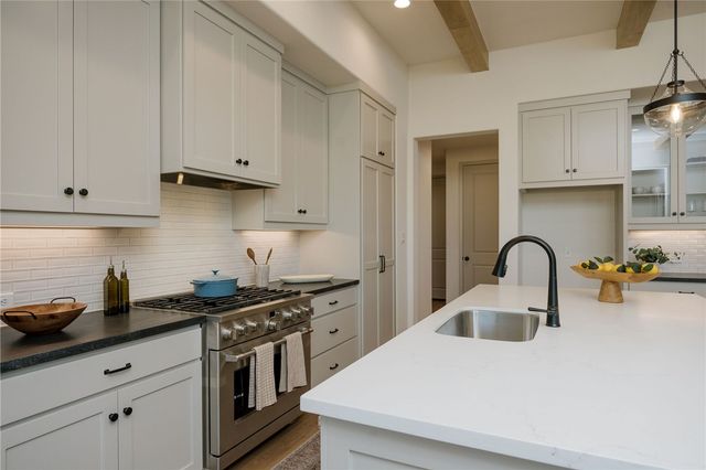 4007 Pacific Crest Way, Bryan, TX 77802