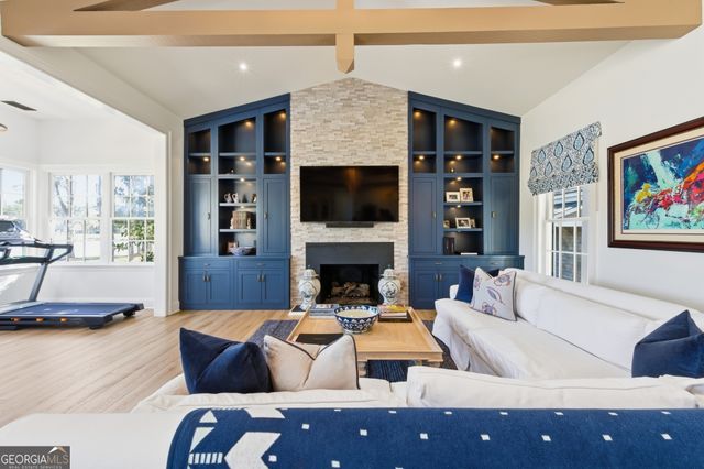 437 Belted Kingfisher Lane, Richmond Hill, GA 31324
