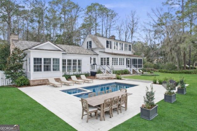 437 Belted Kingfisher Lane, Richmond Hill, GA 31324