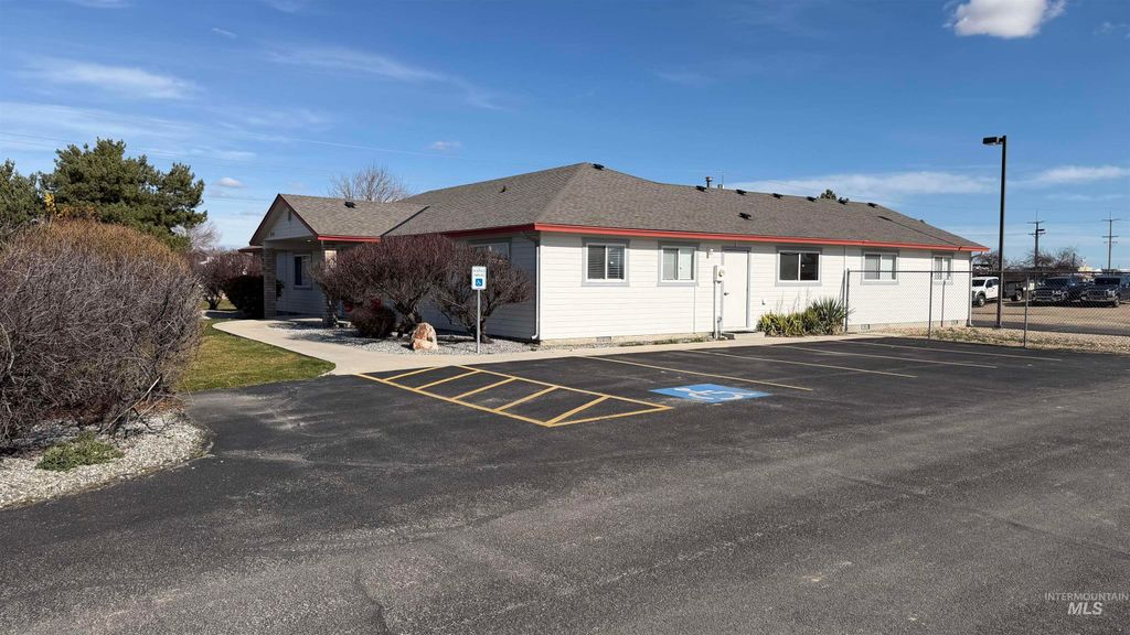 314 Badiola Street, Caldwell, ID 83605 photo 3