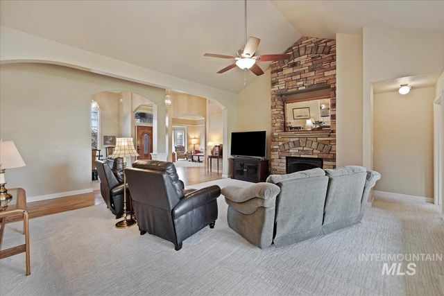 2804 S Island Dr, Nampa, ID 83686