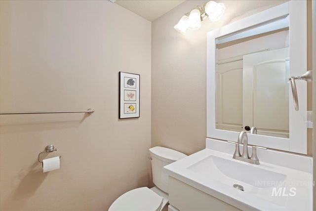 2804 S Island Dr, Nampa, ID 83686