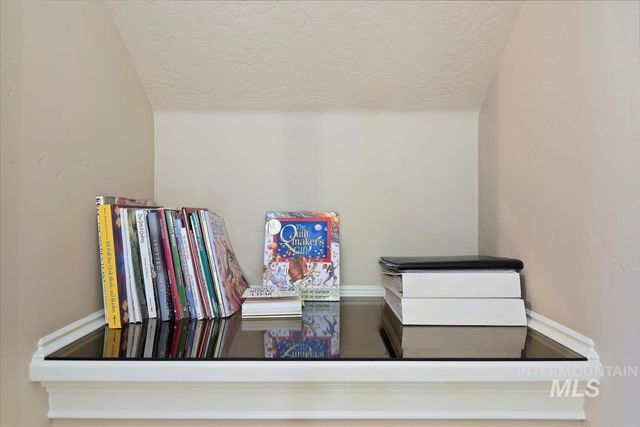 2804 S Island Dr, Nampa, ID 83686