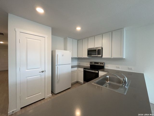 5842 Talking Drive, Von Ormy, TX 78073