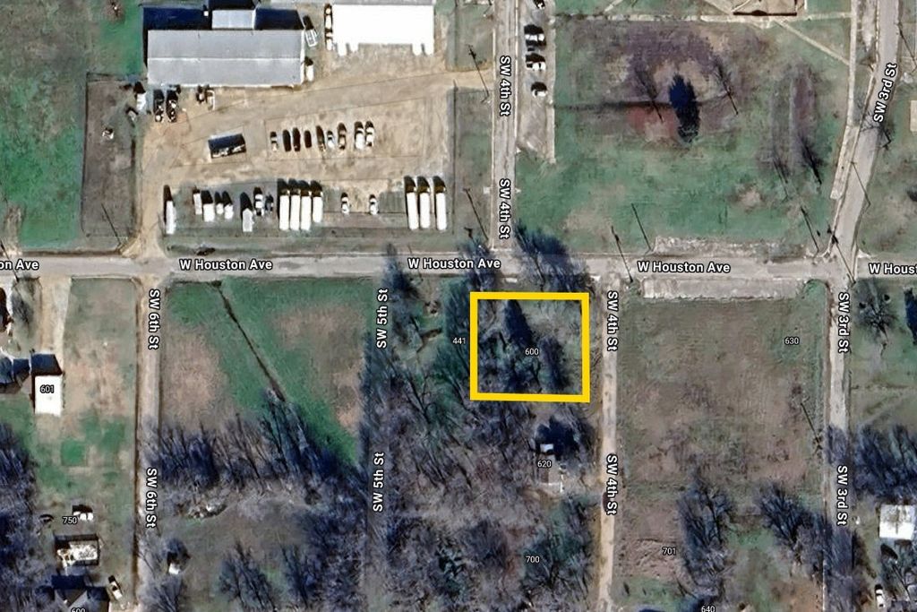 600 SW 4th Street, Cooper, TX 75432