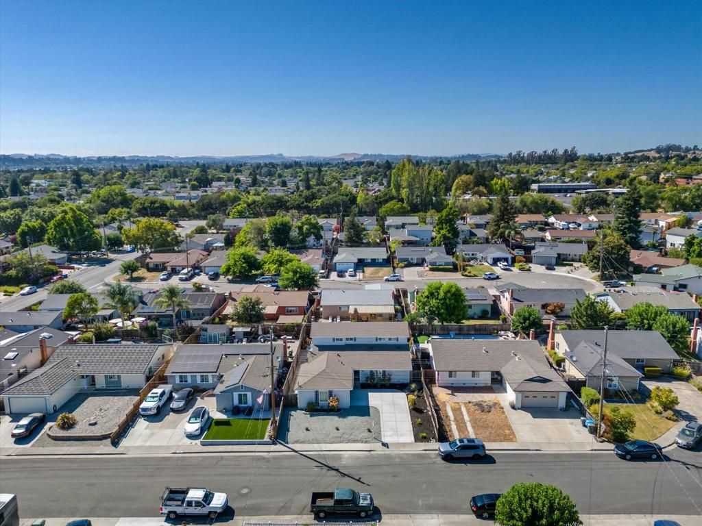 Image 28 of property listing at 1713 Alhambra Court, Petaluma, CA 94954