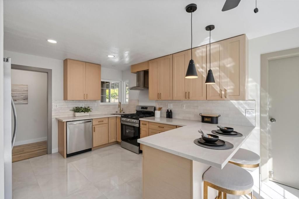 Image 4 of property listing at 1713 Alhambra Court, Petaluma, CA 94954