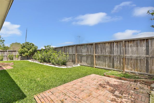 1864 Silent Shore Court, League City, TX 77573