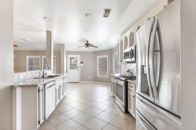 1864 Silent Shore Court, League City, TX 77573