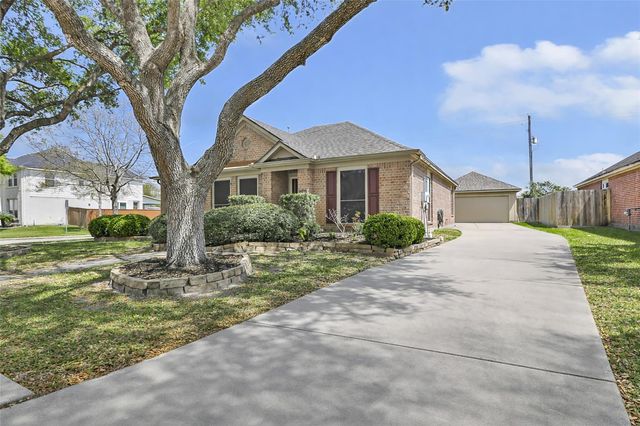 1864 Silent Shore Court, League City, TX 77573
