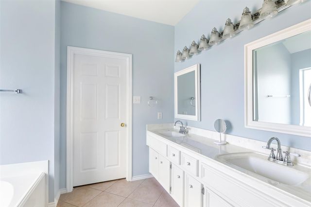 1864 Silent Shore Court, League City, TX 77573