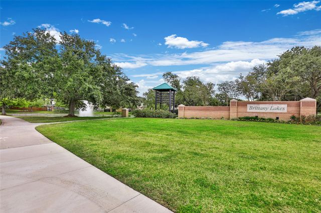 1864 Silent Shore Court, League City, TX 77573