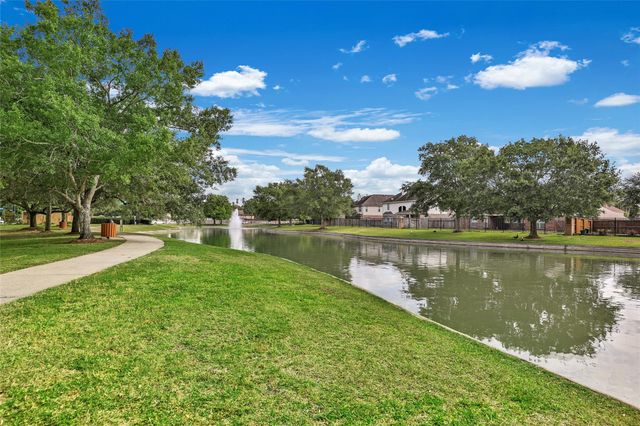 1864 Silent Shore Court, League City, TX 77573