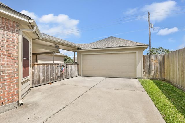 1864 Silent Shore Court, League City, TX 77573