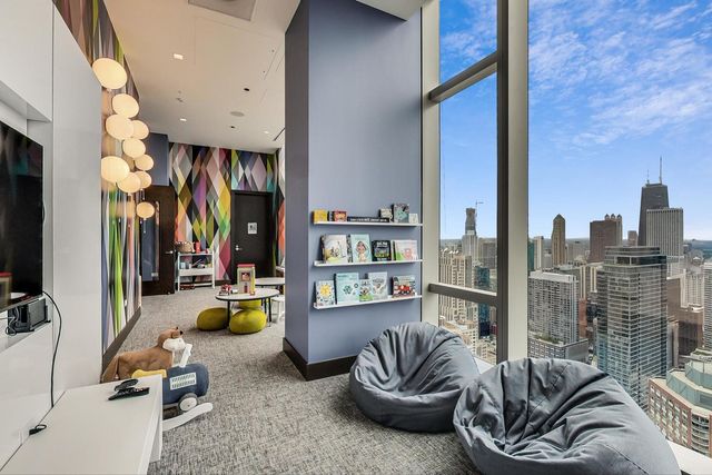 363 E Wacker Drive 2106, Chicago, IL 60601