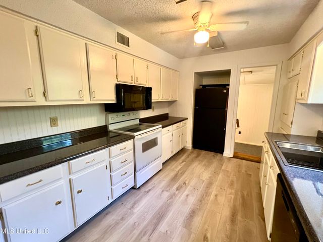 2217 Bayou View Circle, Gautier, MS 39553