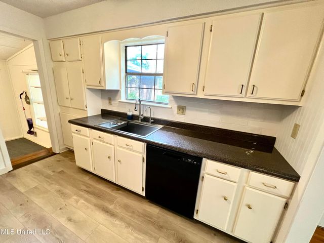 2217 Bayou View Circle, Gautier, MS 39553