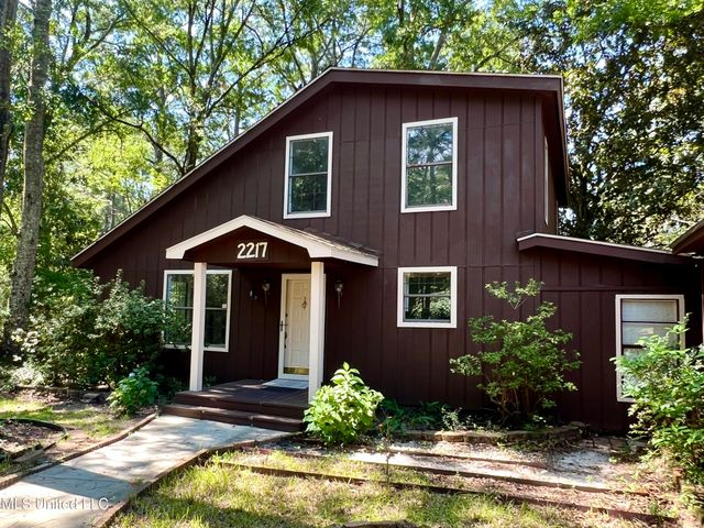 2217 Bayou View Circle, Gautier, MS 39553